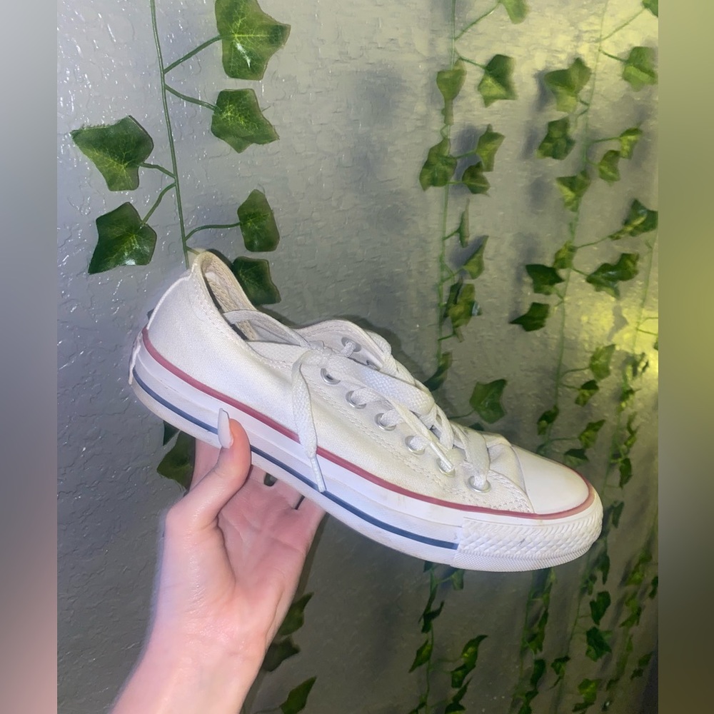 Converse - Picture 2 of 3